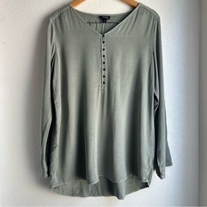 A.n.a. | Olive Green V-Neck Buttoned Tunic Blouse